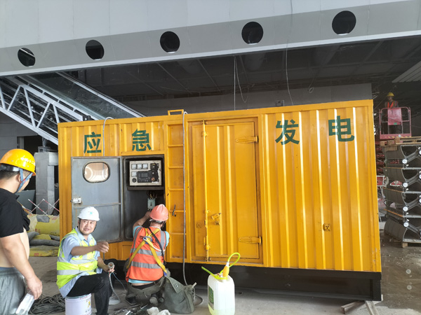 巴州怎样判断空气滤清器是否需要更换？